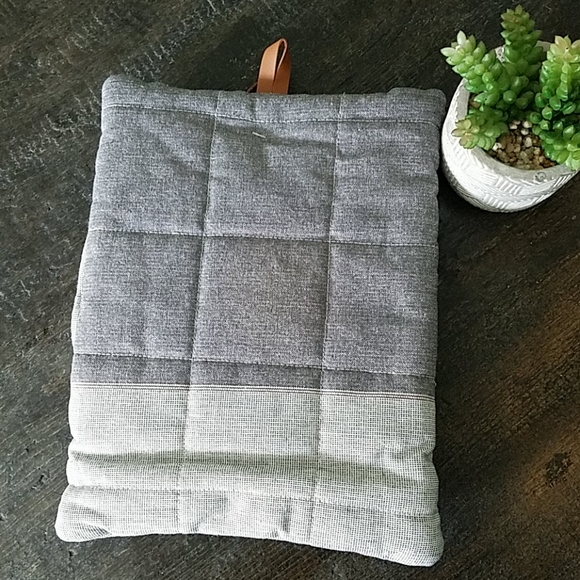 Hearth & Hand Potholder Set - Picture 4 of 4